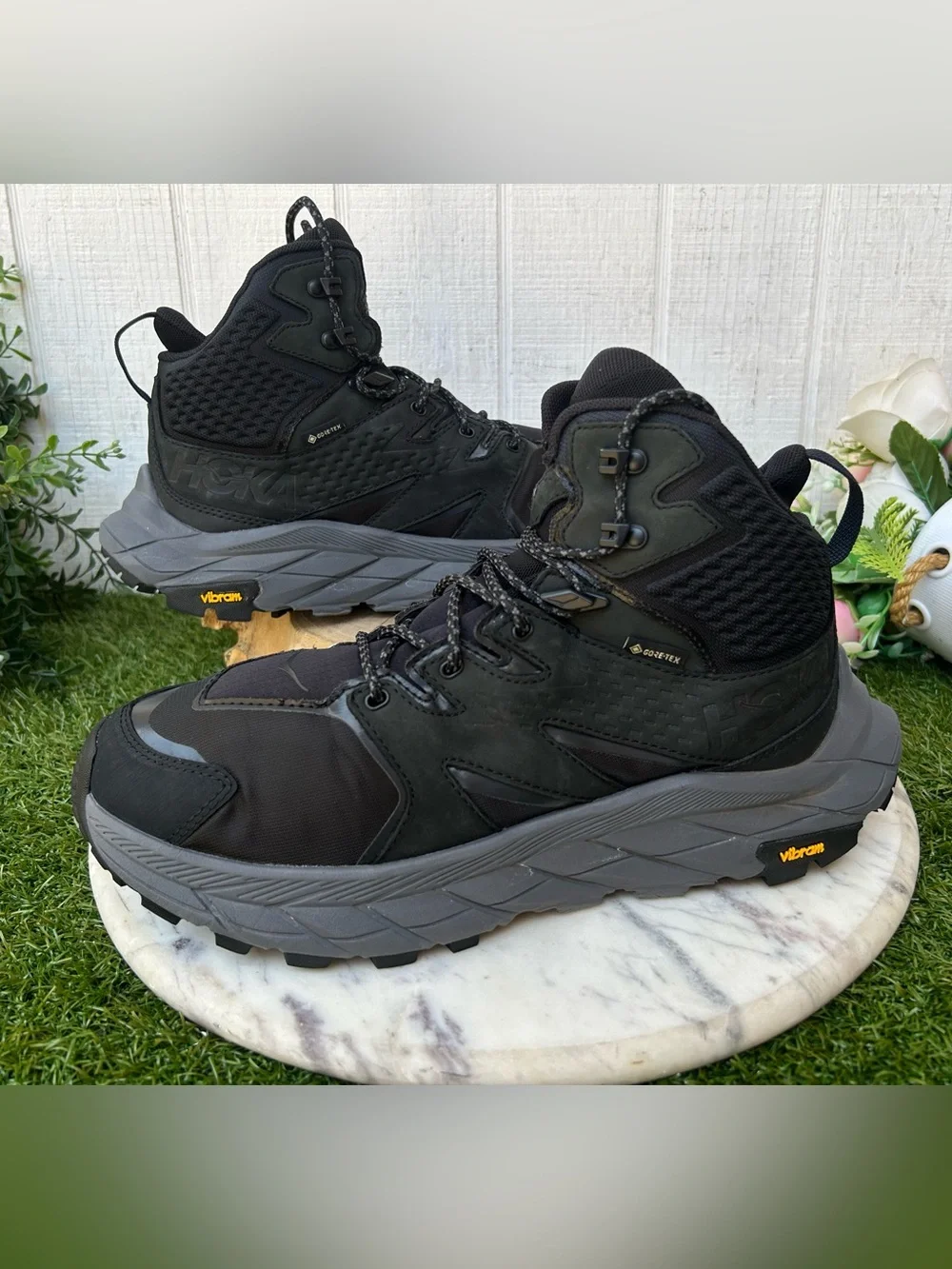 HOKA Anacapa Mid Gore-Tex black  Waterproof Hiking Shoe Women Sz 9.5 gently used